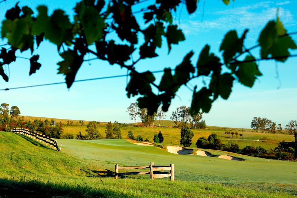 Chateau Elan At The Vintage Pokolbin Zewnętrze zdjęcie The 18th hole at the 2007 PGA Championship